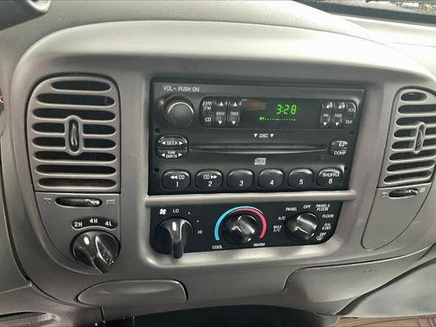 Used 2003 Ford F150 XLT AWD/4WD image 16
