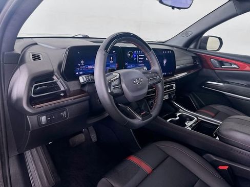 Used 2024 Chevrolet Traverse RS image 9