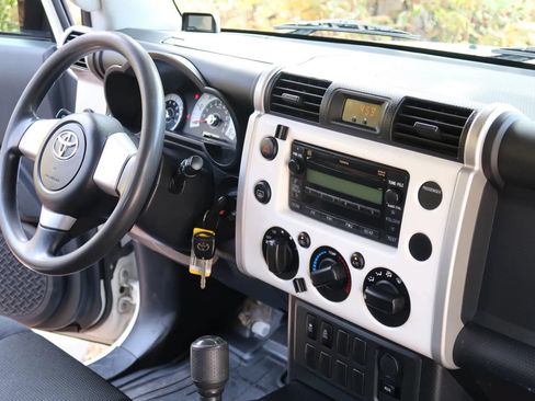 Used 2009 Toyota FJ Cruiser 2WD w/ TRD Sport Pkg image 34