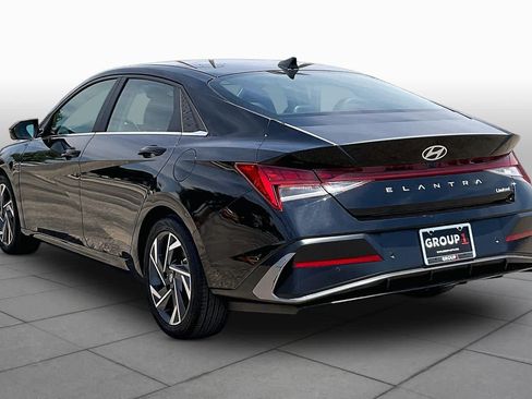 Used 2024 Hyundai Elantra Limited FWD image 12