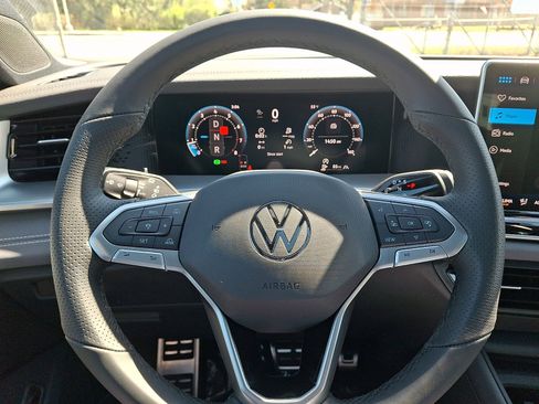 New 2026 Volkswagen Tiguan SE R-Line AWD/4WD image 14