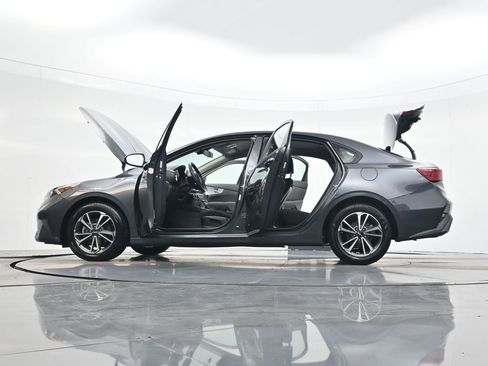 Used 2024 Kia Forte LXS image 45