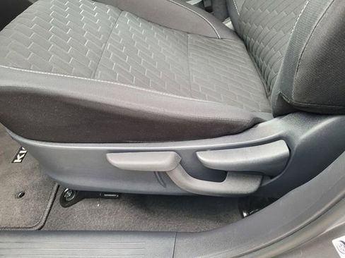 Used 2021 Nissan Kicks SV image 15