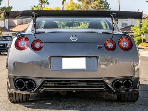 Used 2016 Nissan GT-R Black Edition AWD/4WD image 7