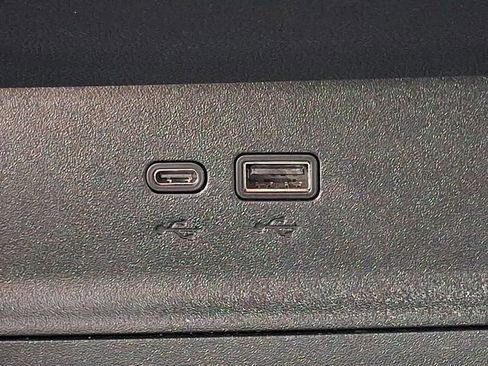 Used 2025 Chevrolet Equinox LT AWD/4WD image 23