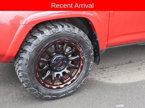 Used 2019 Toyota 4Runner SR5 image 5