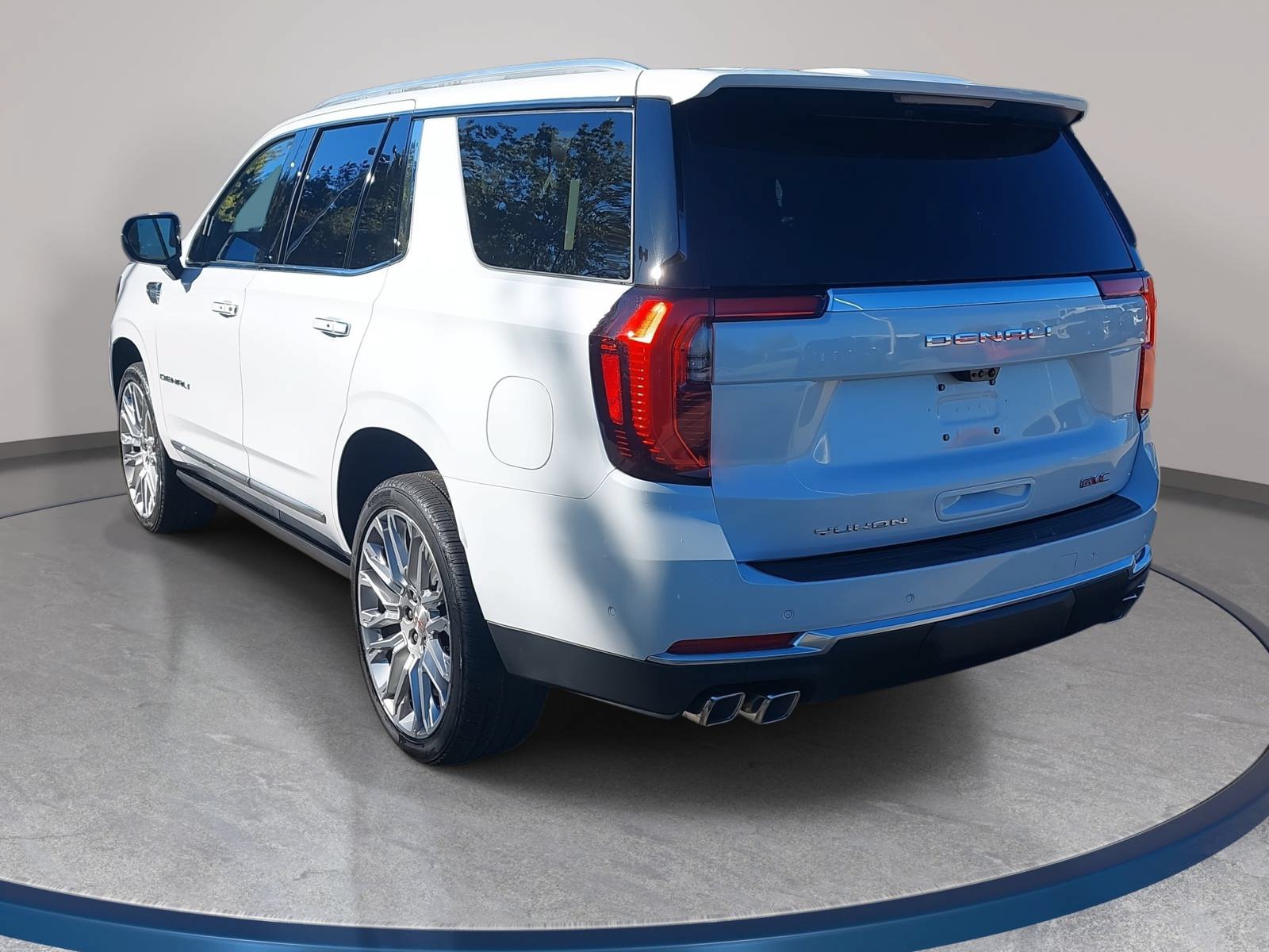 New 2026 GMC Yukon Denali w/ Denali Reserve Package AWD/4WD image 7