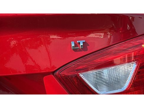 Used 2017 Chevrolet Cruze LT FWD image 7