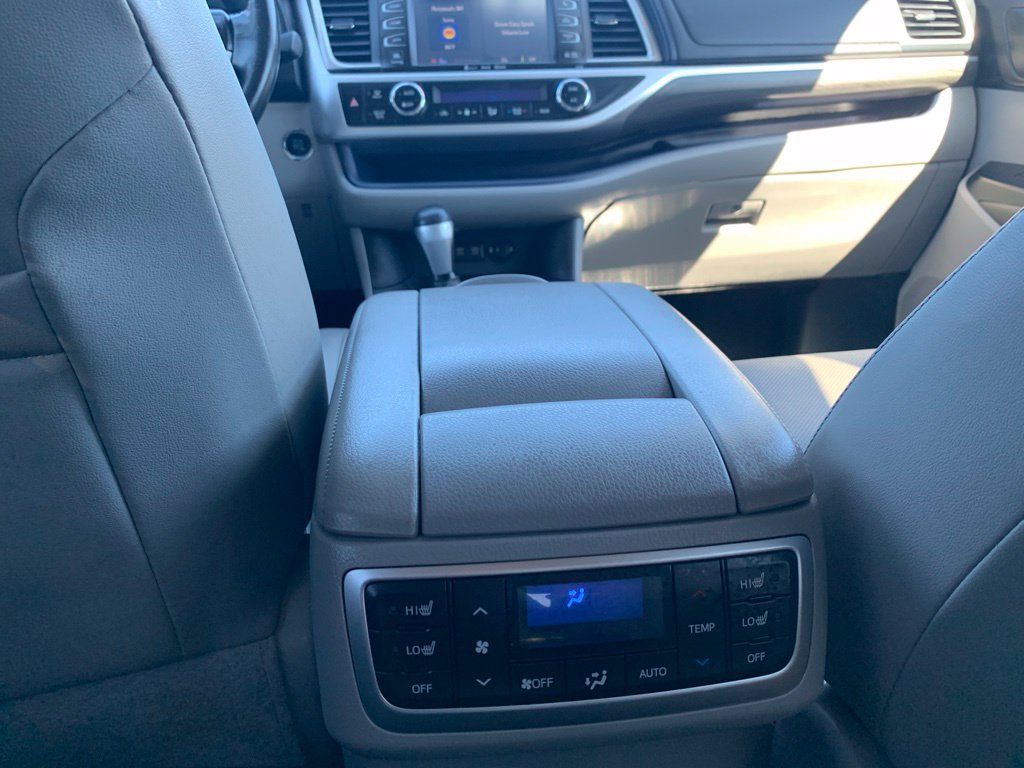 Used 2017 Toyota Highlander Limited Platinum w/ Carpet Mat Package AWD/4WD image 14