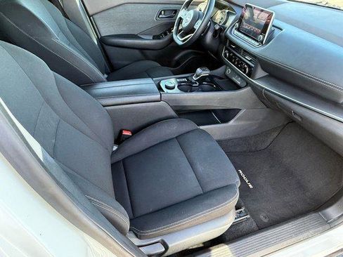Used 2023 Nissan Rogue S image 11