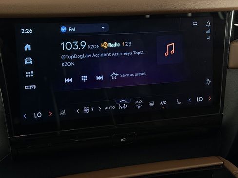 Used 2025 Lincoln Navigator Reserve image 17