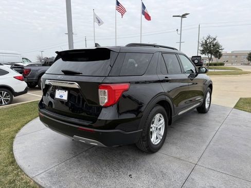 Used 2023 Ford Explorer XLT w/ Equipment Group 202A image 6