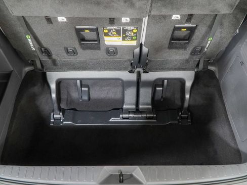 Used 2022 Toyota Sienna XLE AWD/4WD image 11