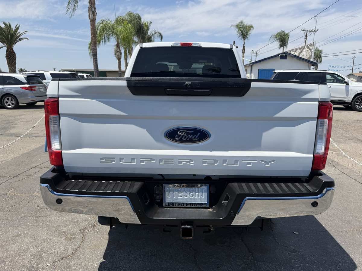 Used 2017 Ford F250 XLT w/ XLT Value Package AWD/4WD image 6