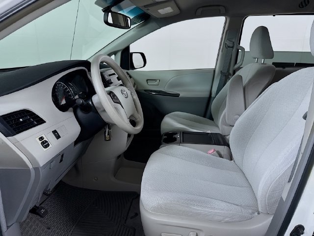 Used 2011 Toyota Sienna LE FWD image 6