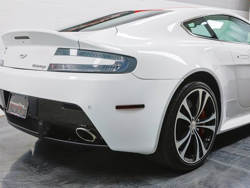Used 2011 Aston Martin V12 Vantage Coupe image 25