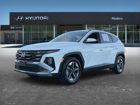Certified 2025 Hyundai Tucson SEL FWD image 1