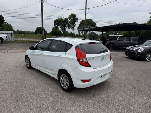 Used 2013 Hyundai Accent GS FWD image 7