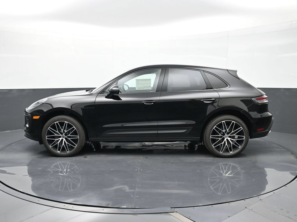 Certified 2026 Porsche Macan AWD/4WD image 2