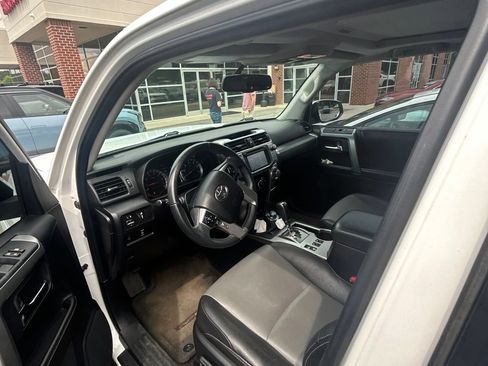 Used 2015 Toyota 4Runner SR5 Premium AWD/4WD image 5