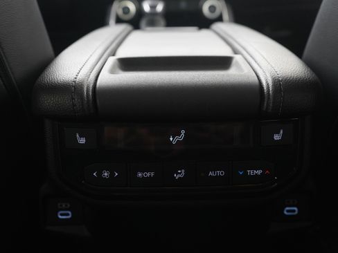 Used 2025 Toyota Grand Highlander AWD Hybrid image 14