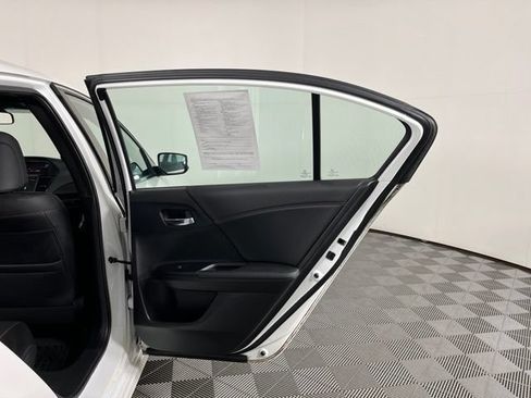 Used 2017 Honda Accord Sport Special Edition image 35