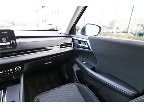 Used 2024 Mitsubishi Outlander ES image 12