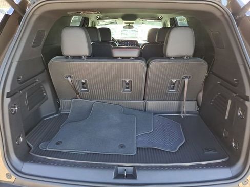 Used 2024 Chevrolet Traverse Z71 w/ LPO, Floor Liner Package image 27
