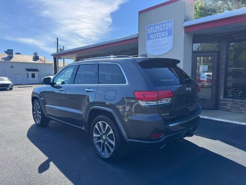 Used 2018 Jeep Grand Cherokee Overland AWD/4WD image 3