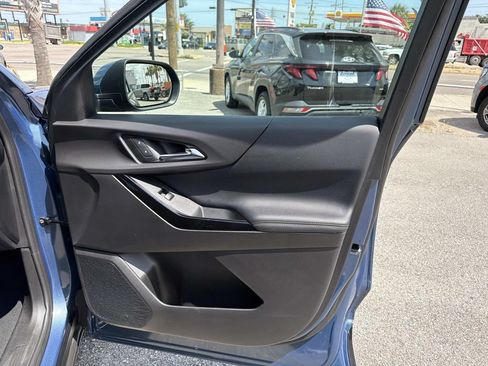 Used 2025 Chevrolet Equinox LT FWD image 14