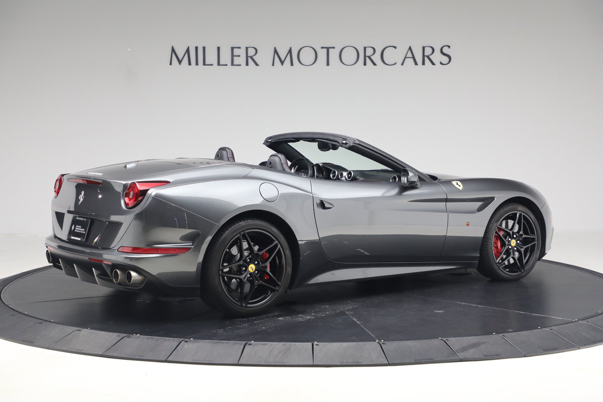 Certified 2015 Ferrari California T RWD image 9