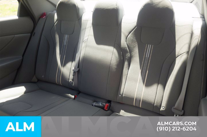 Used 2025 Hyundai Elantra Sport FWD image 15