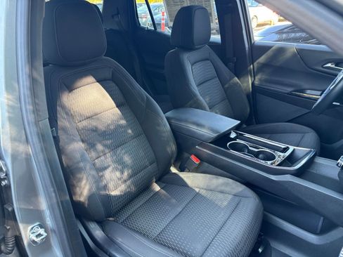 Used 2025 Chevrolet Equinox LT image 36