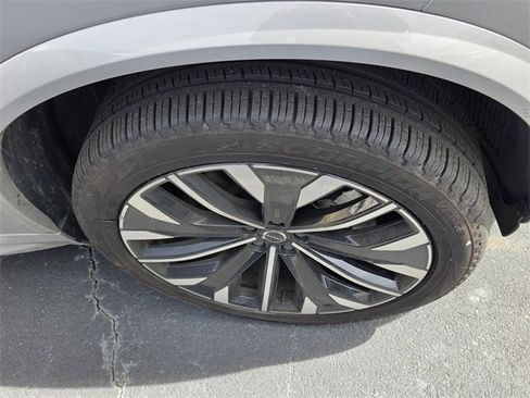 Used 2025 Volvo XC90 B5 Plus image 5
