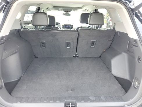 Certified 2022 GMC Terrain SLT w/ Tech Package image 9