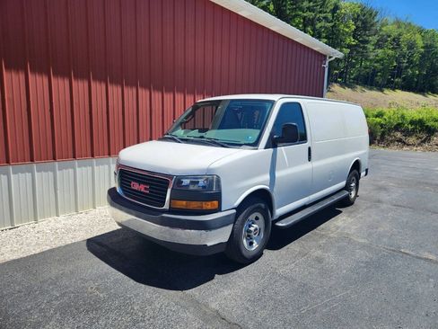 Used 2017 GMC Savana 2500 RWD image 5