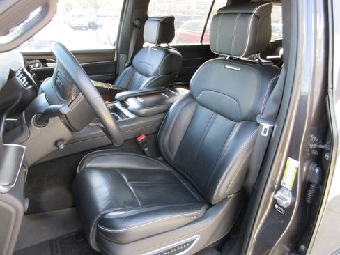 Used 2023 Jeep Grand Wagoneer Series II w/ Premium Group II AWD/4WD image 22
