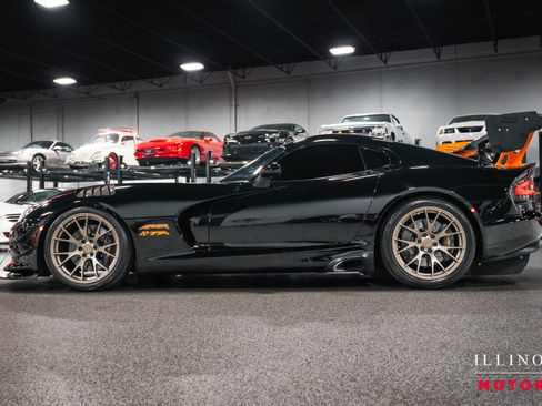 Used 2016 Dodge Viper SRT-10 w/ TA 1.0 Package RWD image 2