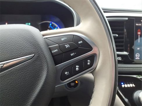 Used 2020 Chrysler Pacifica Limited w/ Advanced Safetytec Group image 16