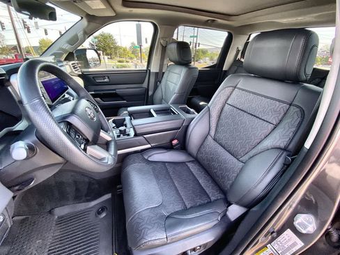 Used 2024 Toyota Tundra Limited AWD/4WD image 11
