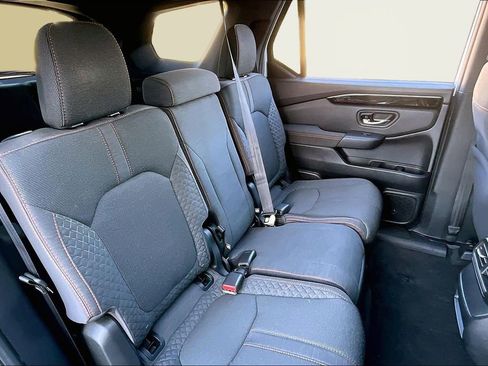 Used 2023 Honda Pilot Sport image 19