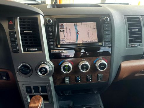 Used 2013 Toyota Tundra Platinum image 15