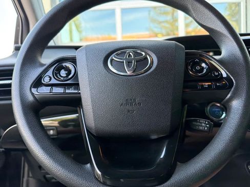 Used 2021 Toyota Prius LE AWD/4WD image 25