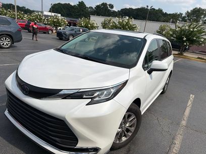 Used 2023 Toyota Sienna XLE