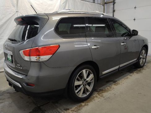 Used 2016 Nissan Pathfinder Platinum w/ Family Entertainment Package image 10