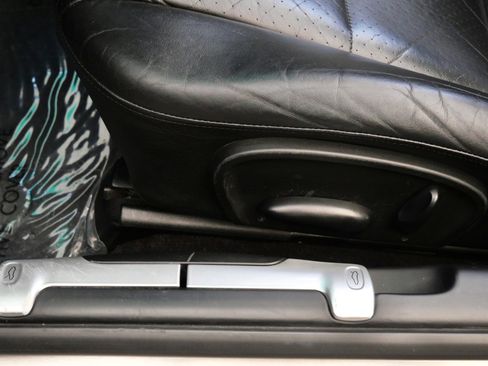 Used 2000 Porsche 911 Cabriolet image 28