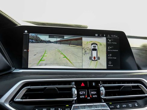 Used 2021 BMW X7 M50i w/ Luxury Seating Package image 23