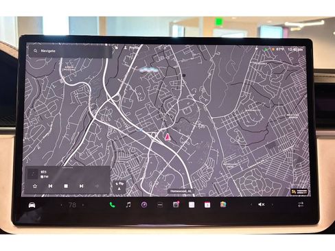 Used 2022 Tesla Model X Plaid image 34