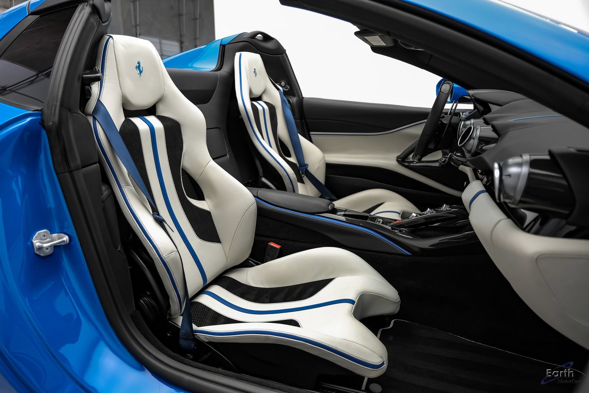 Used 2022 Ferrari 812 GTS RWD image 61