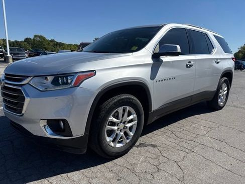 Used 2021 Chevrolet Traverse LT FWD image 5